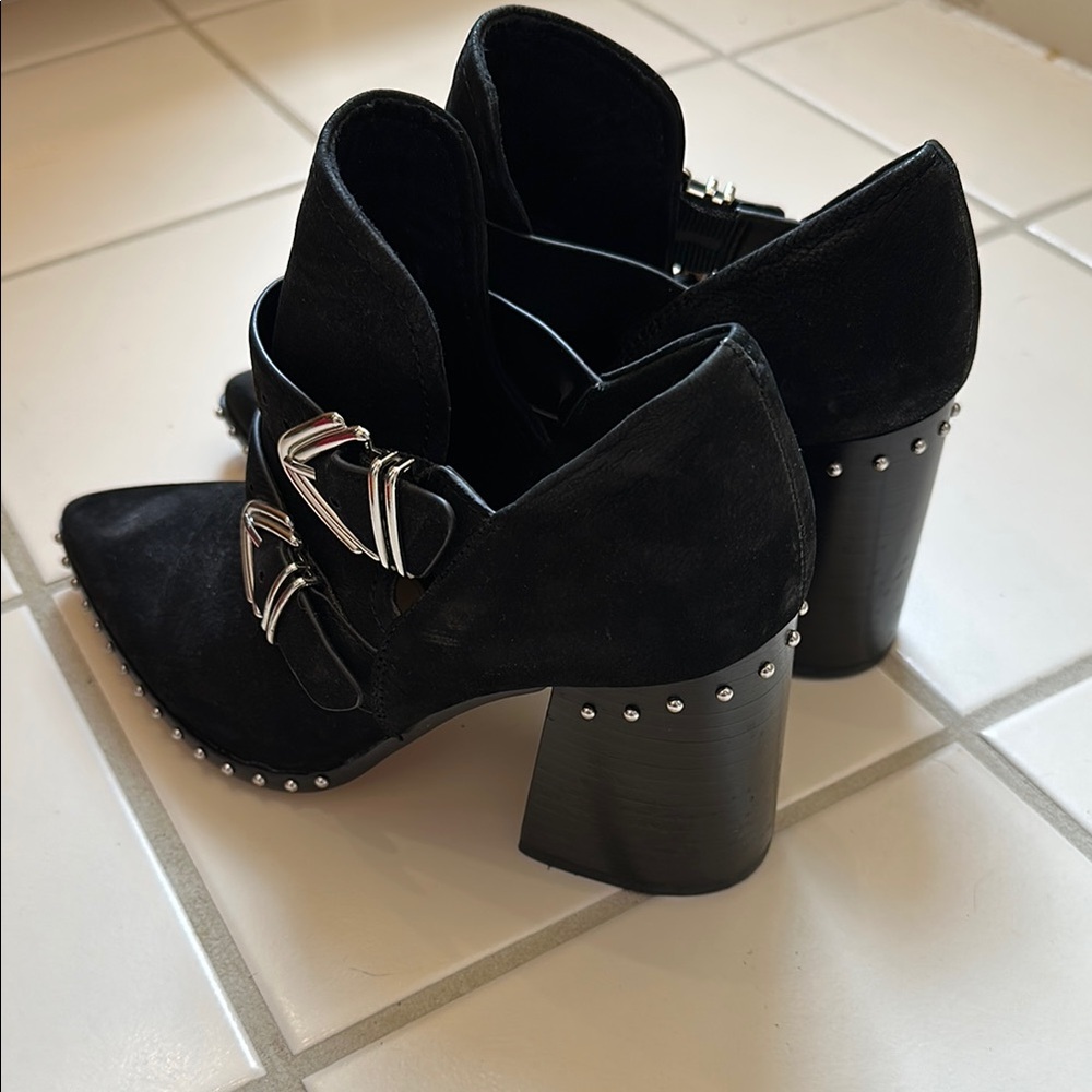 Gianni Bini Black Suede Heeled Ankle Booties with Pointed Toe - Picture 3 of 5